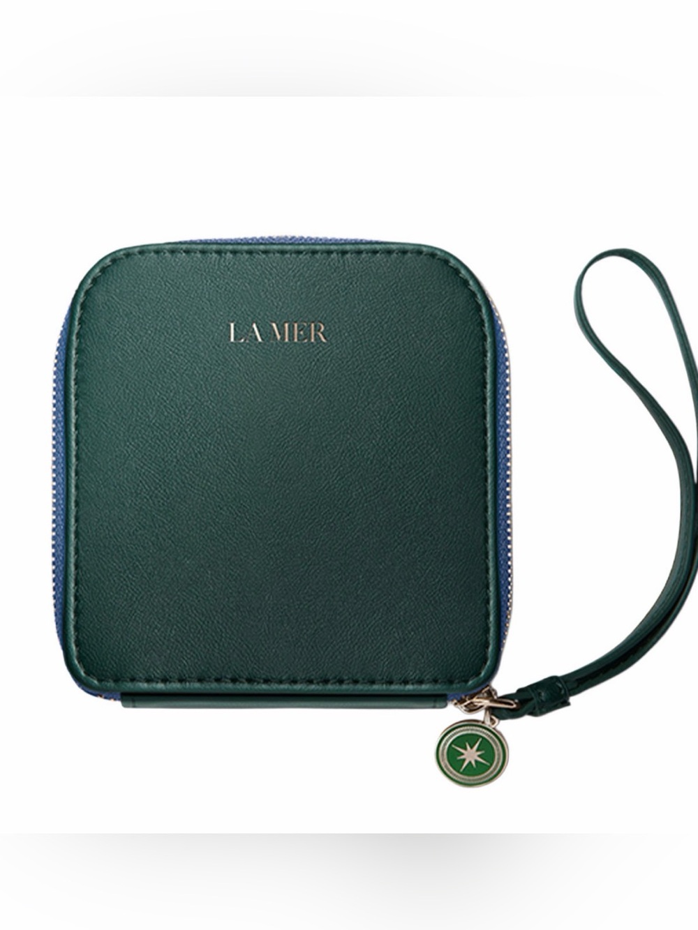 La Mer Tiny Trunk/Wristlet Case
Emerald/Blue Color 10cm x 10.8cm x
3.2cm NEW
